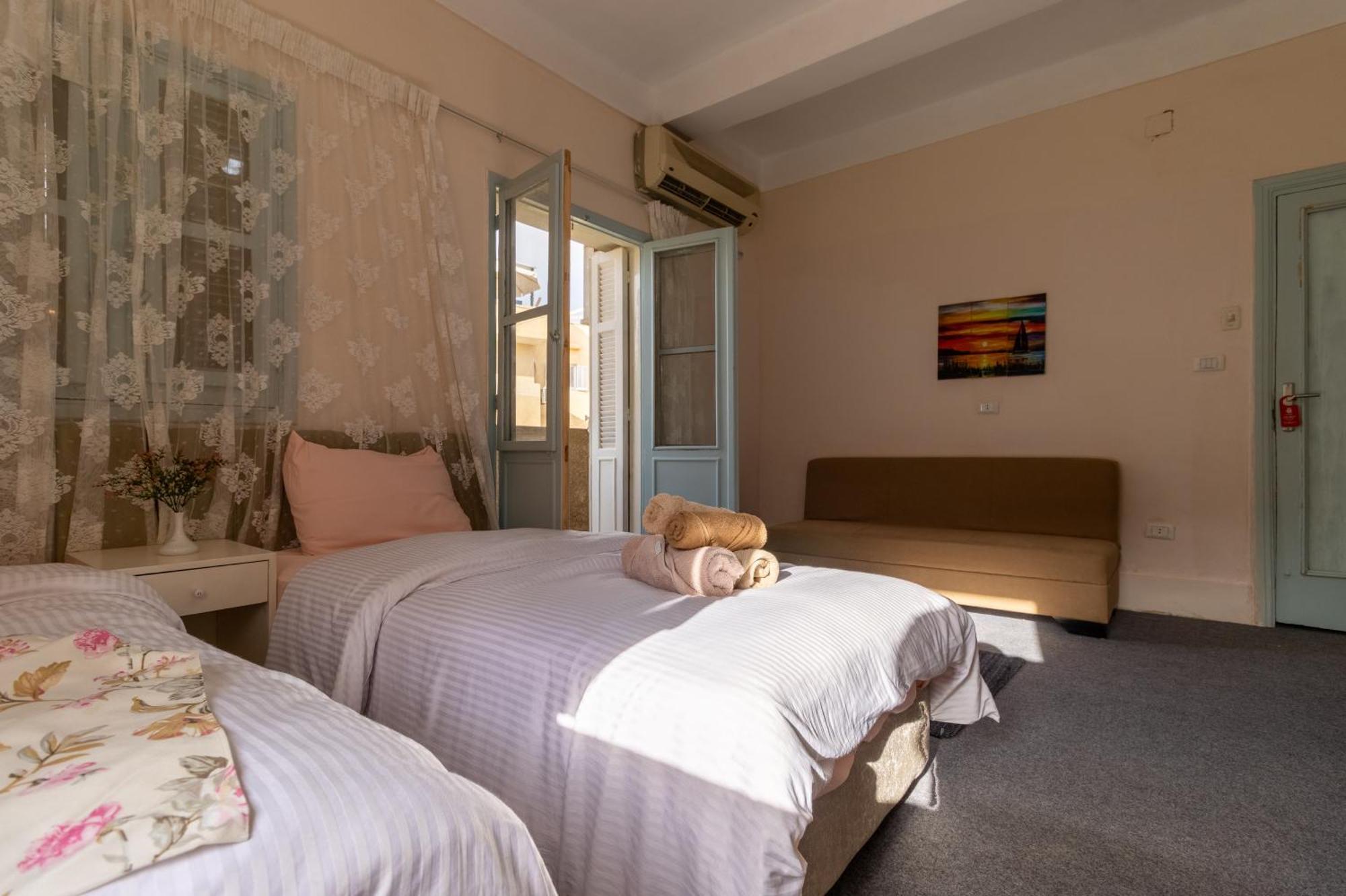 The Grand Pyramids View Hotel Kafret el-Gabal Habitación foto