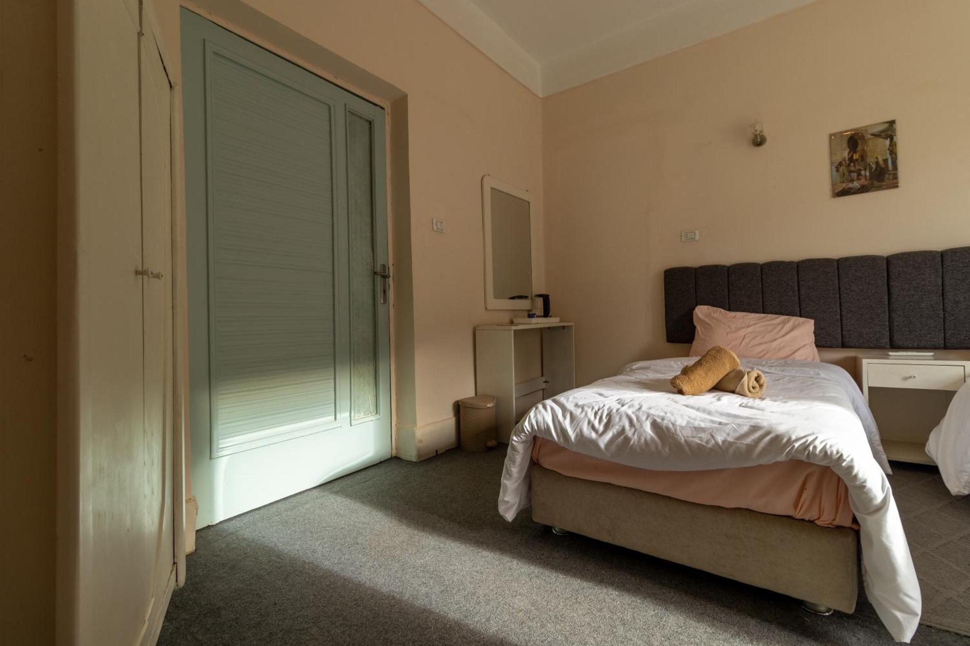 The Grand Pyramids View Hotel Kafret el-Gabal Habitación foto