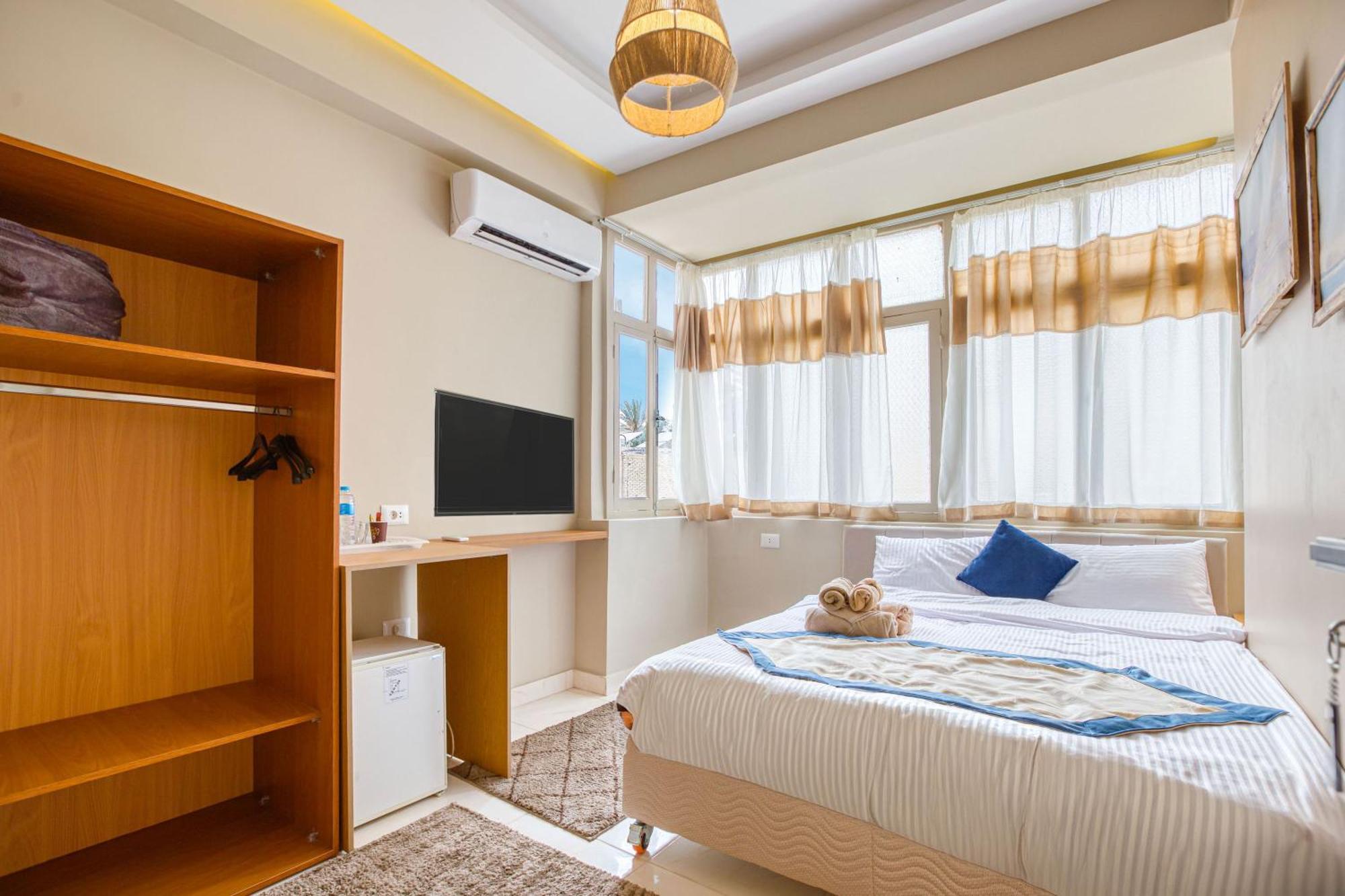 The Grand Pyramids View Hotel Kafret el-Gabal Habitación foto