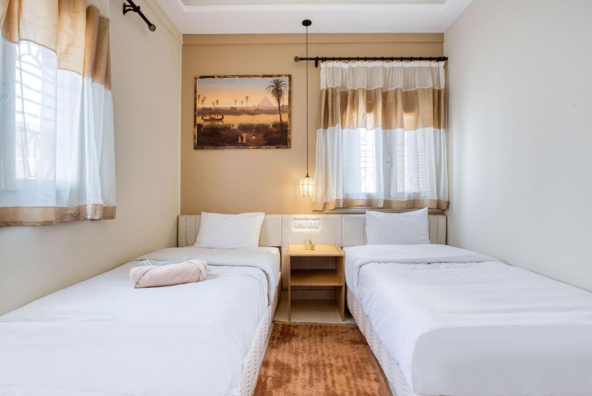 The Grand Pyramids View Hotel Kafret el-Gabal Habitación foto
