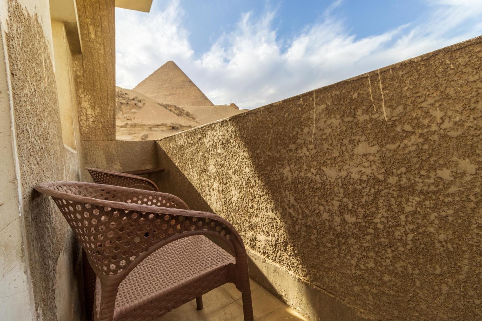 The Grand Pyramids View Hotel Kafret el-Gabal Habitación foto